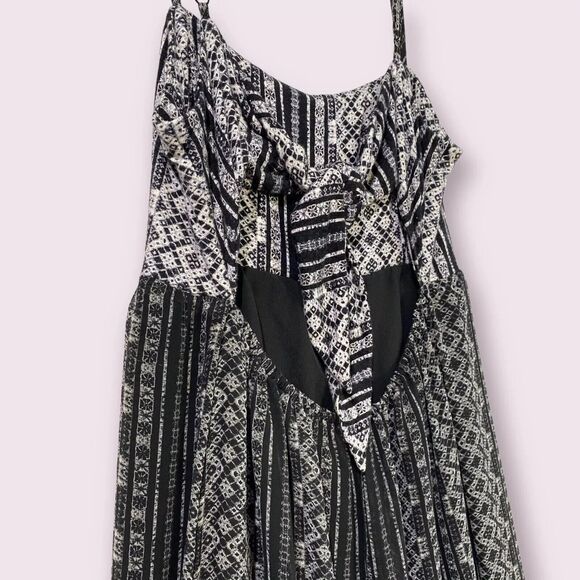 BCBGeneration Sleeveless Wide Leg Jumpsuit Size XS Sheer Black Print Summer Chic - Picture 10 of 13